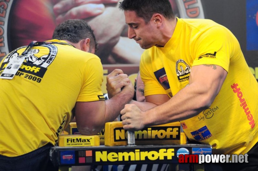 Nemiroff 2009 - Day 2 - Right hand # Siłowanie na ręce # Armwrestling # Armpower.net