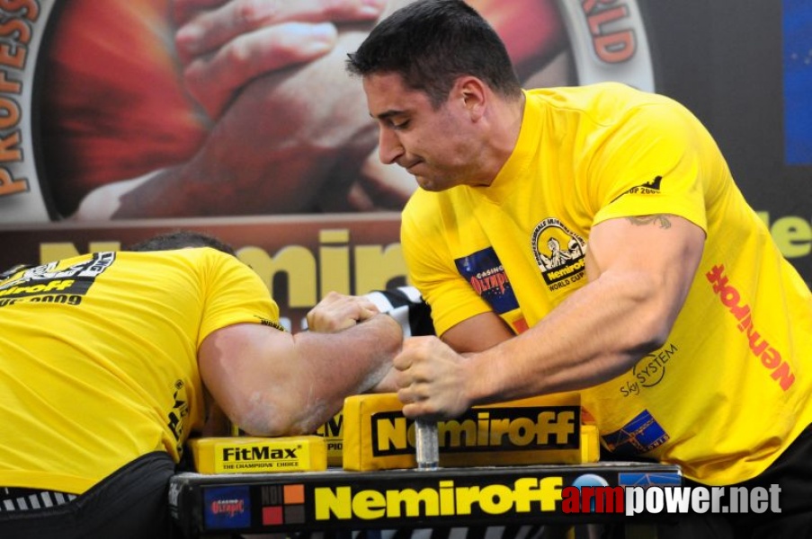 Nemiroff 2009 - Day 2 - Right hand # Siłowanie na ręce # Armwrestling # Armpower.net