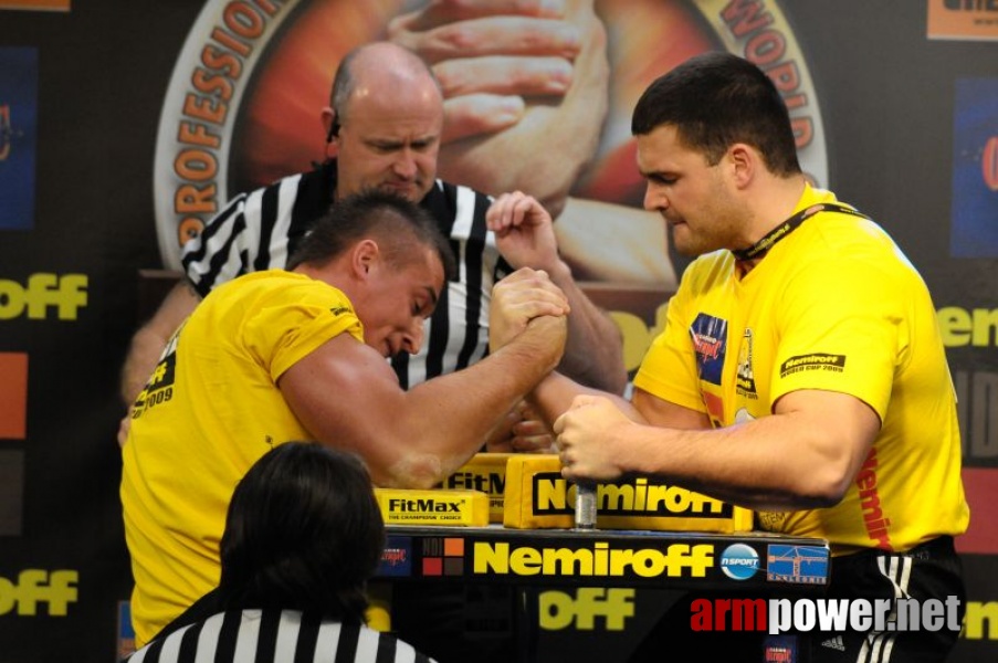 Nemiroff 2009 - Day 2 - Right hand # Siłowanie na ręce # Armwrestling # Armpower.net