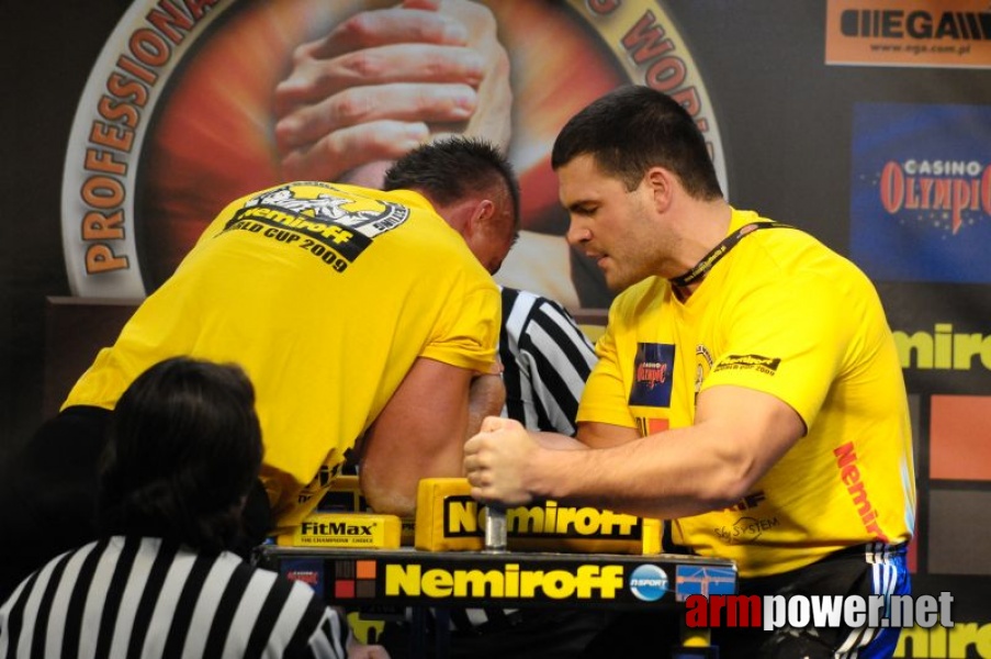 Nemiroff 2009 - Day 2 - Right hand # Siłowanie na ręce # Armwrestling # Armpower.net