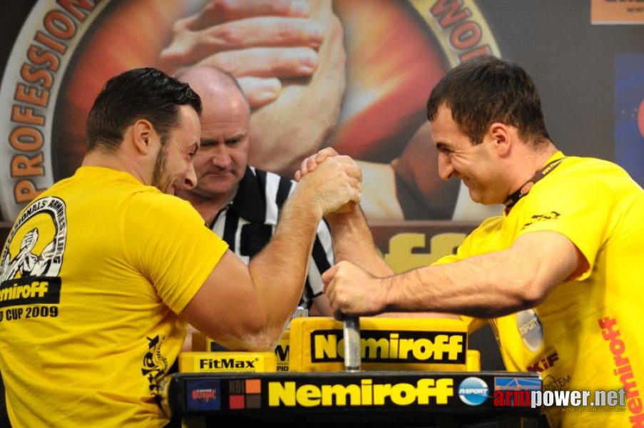 Nemiroff 2009 - Day 2 - Right hand # Siłowanie na ręce # Armwrestling # Armpower.net