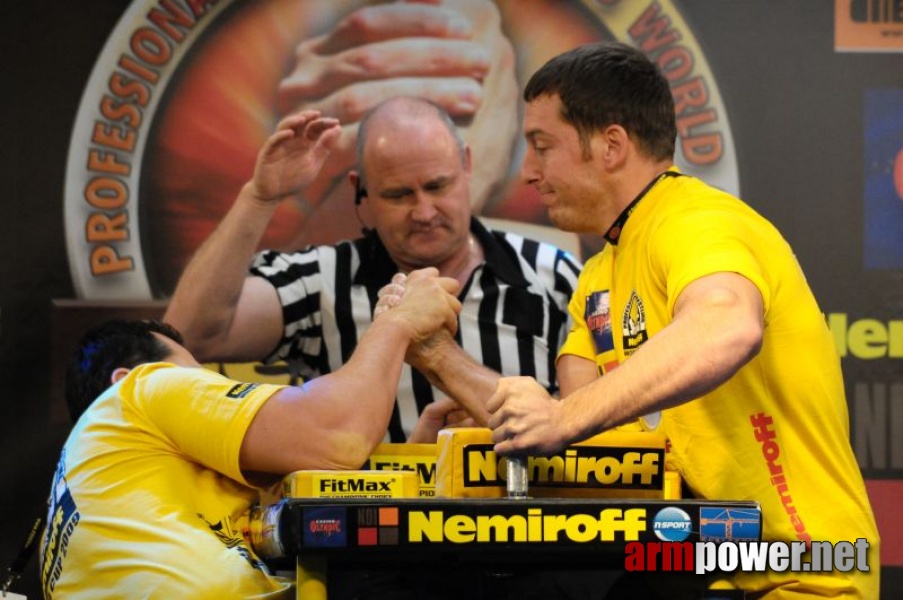 Nemiroff 2009 - Day 2 - Right hand # Siłowanie na ręce # Armwrestling # Armpower.net