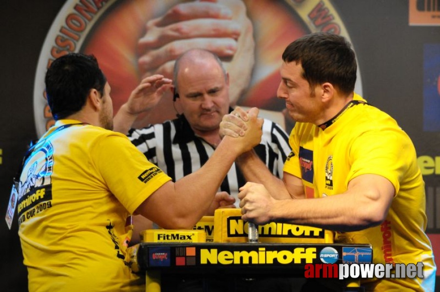 Nemiroff 2009 - Day 2 - Right hand # Armwrestling # Armpower.net