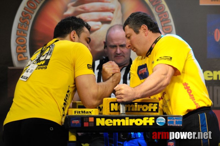 Nemiroff 2009 - Day 2 - Right hand # Armwrestling # Armpower.net