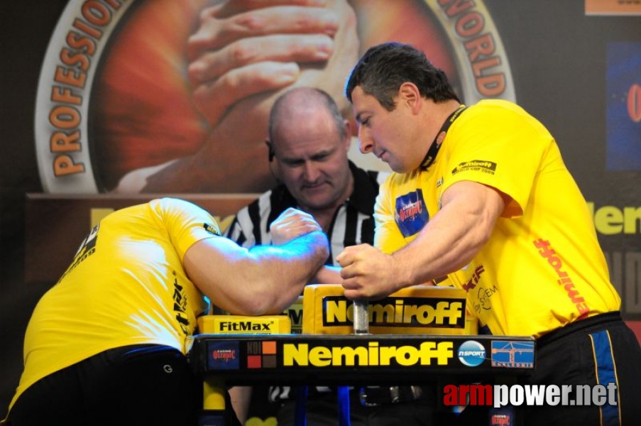 Nemiroff 2009 - Day 2 - Right hand # Siłowanie na ręce # Armwrestling # Armpower.net