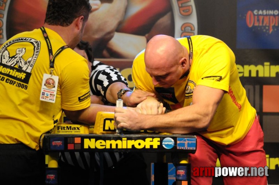 Nemiroff 2009 - Day 2 - Right hand # Armwrestling # Armpower.net