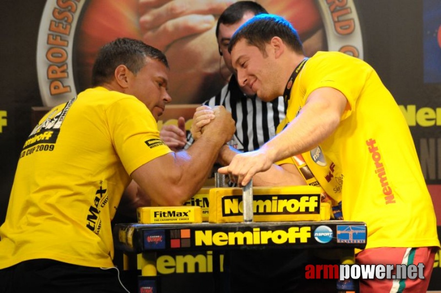 Nemiroff 2009 - Day 2 - Right hand # Siłowanie na ręce # Armwrestling # Armpower.net