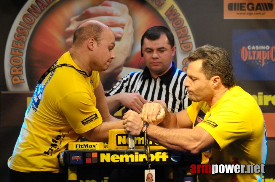 Nemiroff 2009 - Day 2 - Right hand # Siłowanie na ręce # Armwrestling # Armpower.net