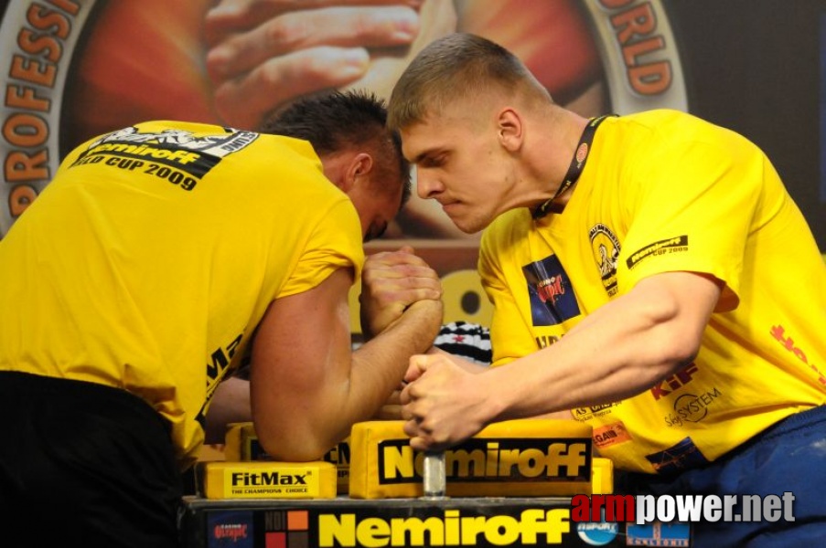 Nemiroff 2009 - Day 2 - Right hand # Siłowanie na ręce # Armwrestling # Armpower.net