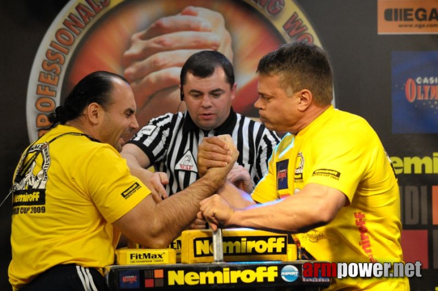 Nemiroff 2009 - Day 2 - Right hand # Armwrestling # Armpower.net