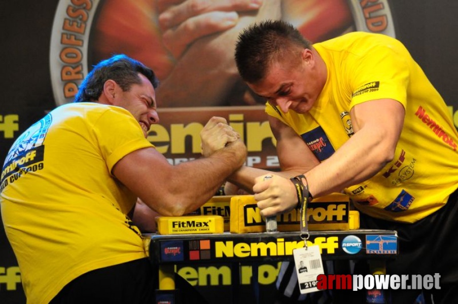 Nemiroff 2009 - Day 2 - Right hand # Siłowanie na ręce # Armwrestling # Armpower.net