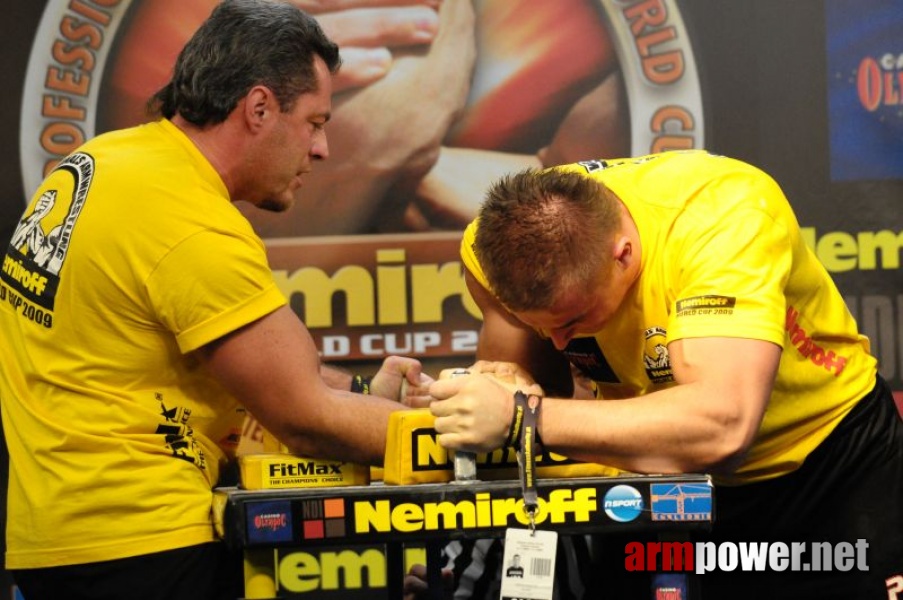 Nemiroff 2009 - Day 2 - Right hand # Armwrestling # Armpower.net