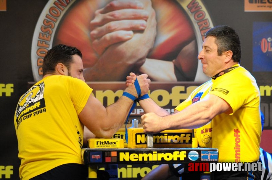 Nemiroff 2009 - Day 2 - Right hand # Armwrestling # Armpower.net