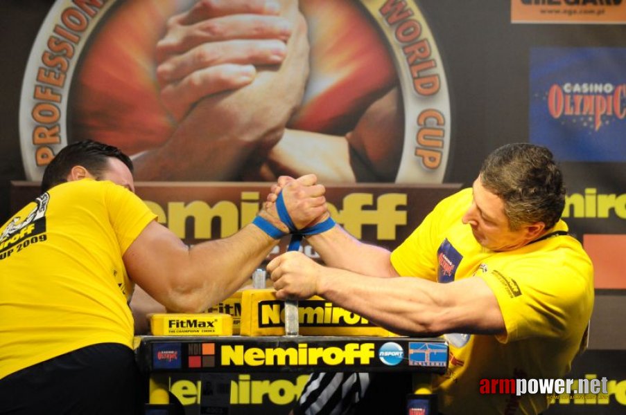 Nemiroff 2009 - Day 2 - Right hand # Siłowanie na ręce # Armwrestling # Armpower.net