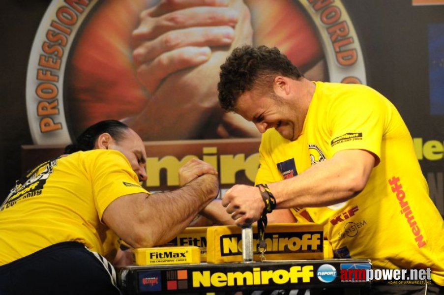 Nemiroff 2009 - Day 2 - Right hand # Armwrestling # Armpower.net