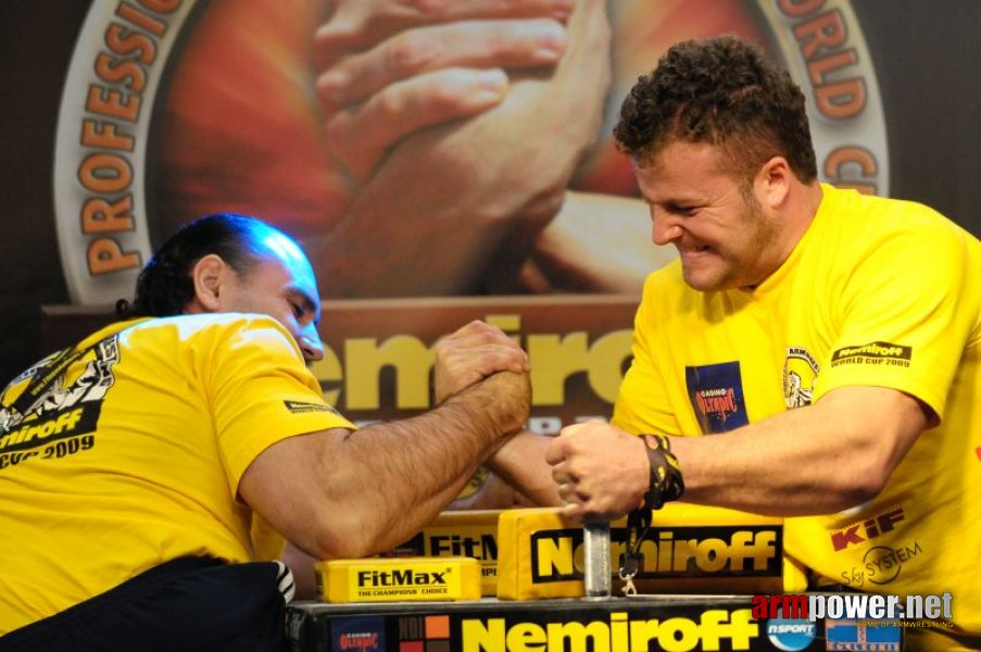 Nemiroff 2009 - Day 2 - Right hand # Armwrestling # Armpower.net