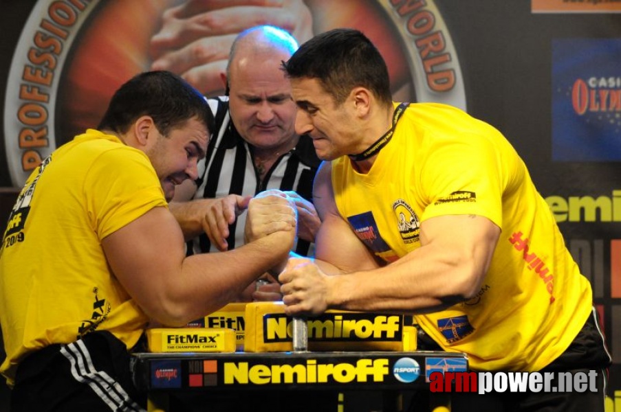 Nemiroff 2009 - Day 2 - Right hand # Siłowanie na ręce # Armwrestling # Armpower.net