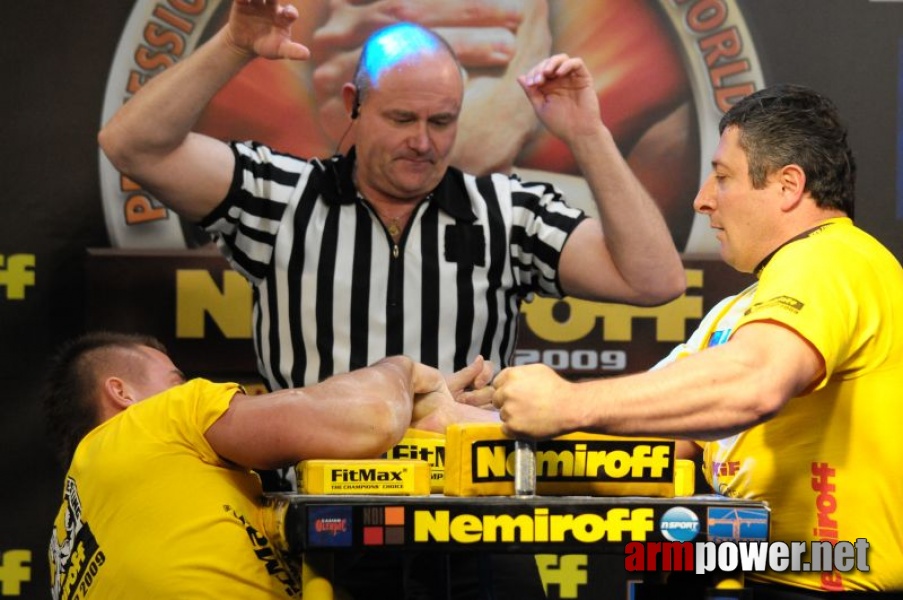 Nemiroff 2009 - Day 2 - Right hand # Siłowanie na ręce # Armwrestling # Armpower.net