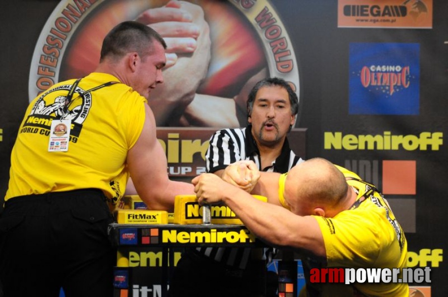 Nemiroff 2009 - Day 2 - Right hand # Siłowanie na ręce # Armwrestling # Armpower.net