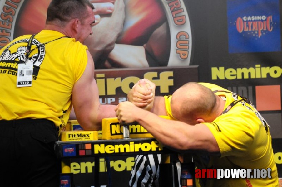 Nemiroff 2009 - Day 2 - Right hand # Siłowanie na ręce # Armwrestling # Armpower.net