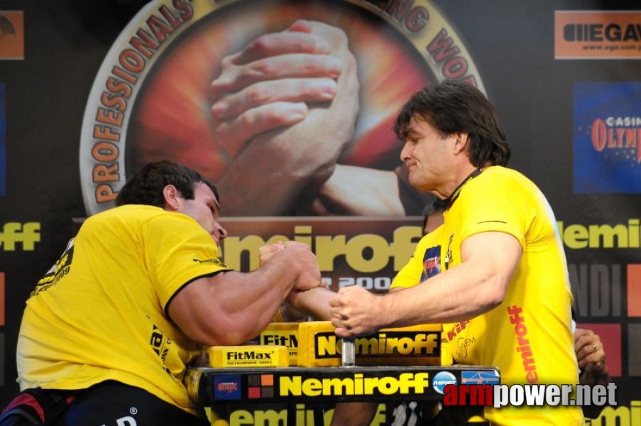 Nemiroff 2009 - Day 2 - Right hand # Siłowanie na ręce # Armwrestling # Armpower.net