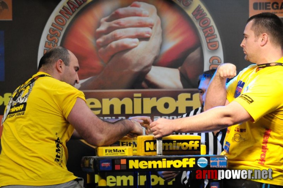 Nemiroff 2009 - Day 2 - Right hand # Armwrestling # Armpower.net