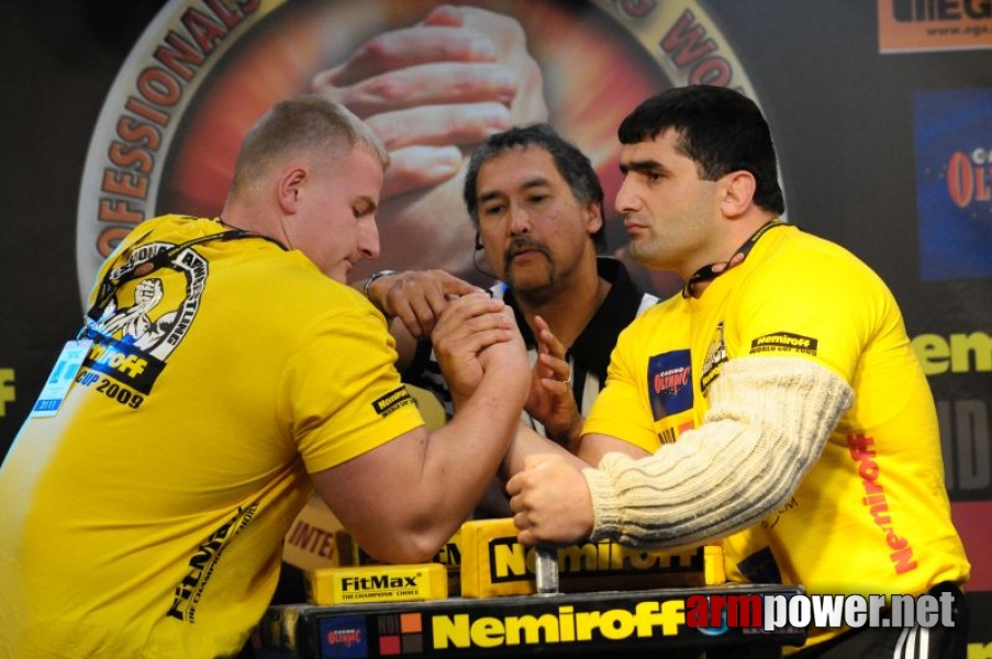 Nemiroff 2009 - Day 2 - Right hand # Armwrestling # Armpower.net