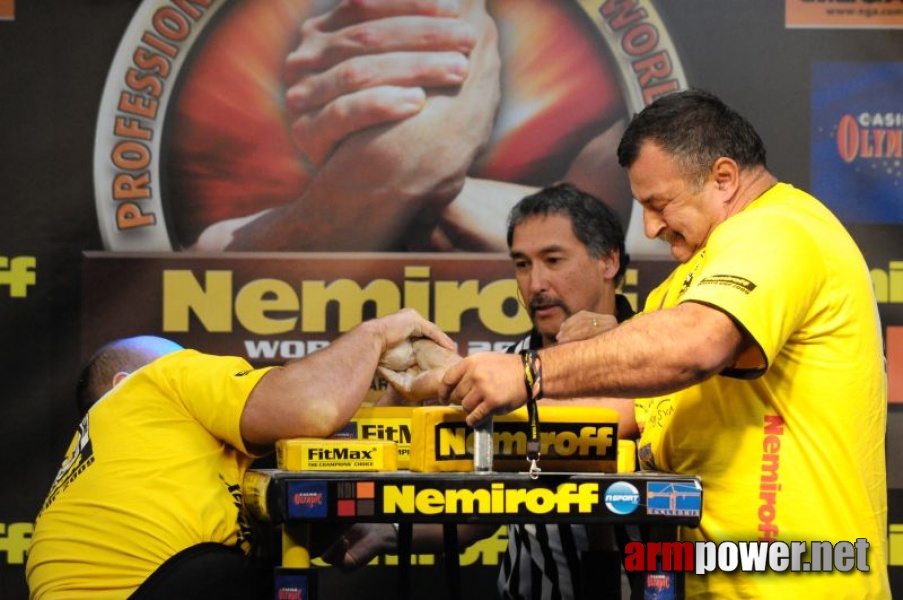 Nemiroff 2009 - Day 2 - Right hand # Siłowanie na ręce # Armwrestling # Armpower.net