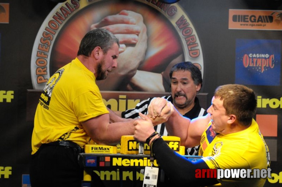 Nemiroff 2009 - Day 2 - Right hand # Siłowanie na ręce # Armwrestling # Armpower.net