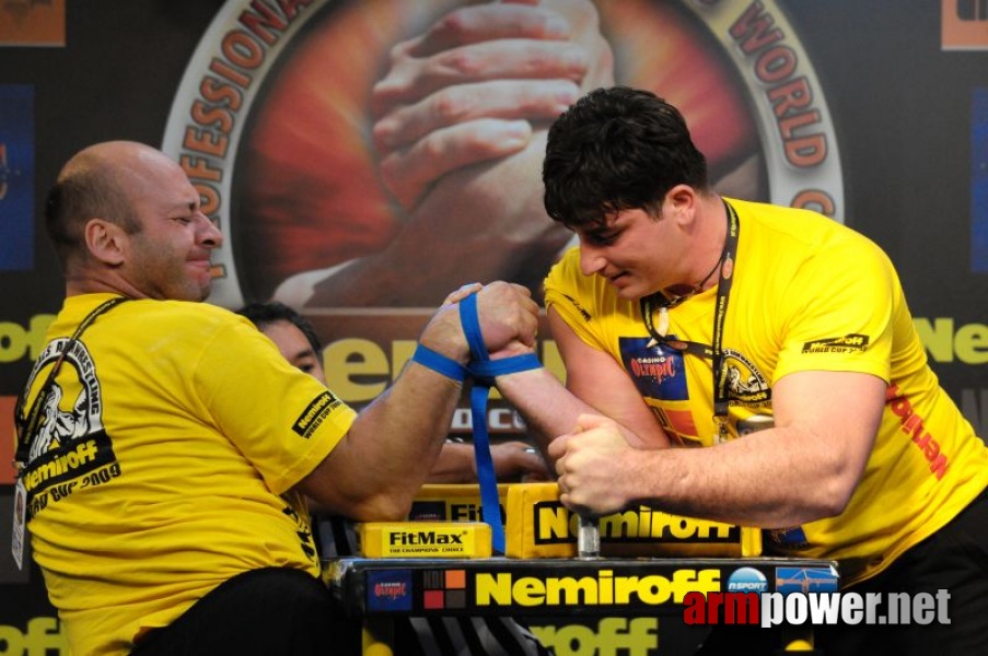 Nemiroff 2009 - Day 2 - Right hand # Armwrestling # Armpower.net