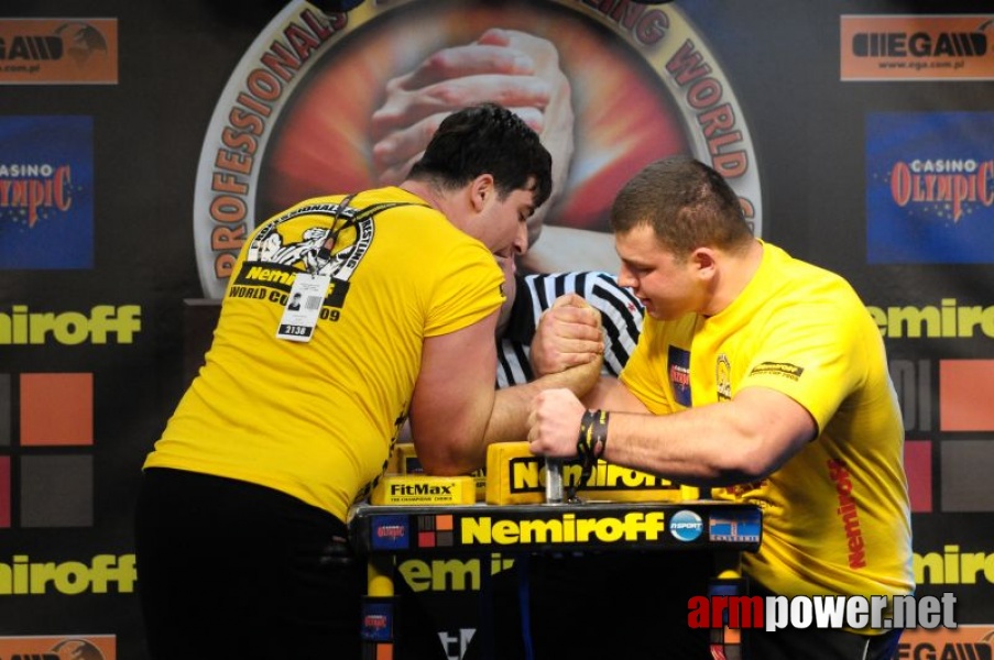 Nemiroff 2009 - Day 2 - Right hand # Siłowanie na ręce # Armwrestling # Armpower.net