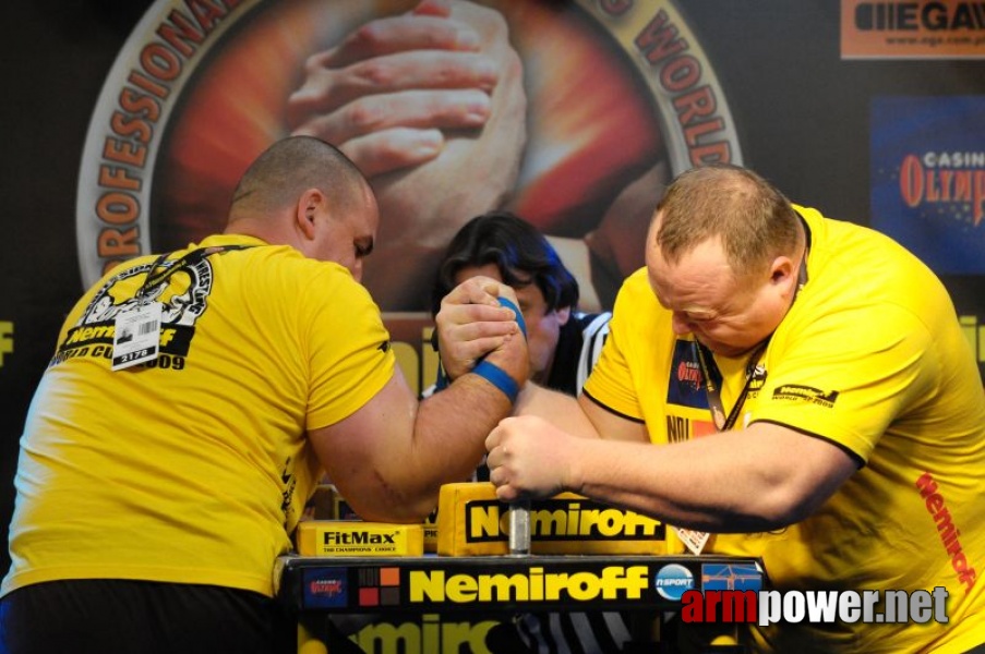 Nemiroff 2009 - Day 2 - Right hand # Siłowanie na ręce # Armwrestling # Armpower.net