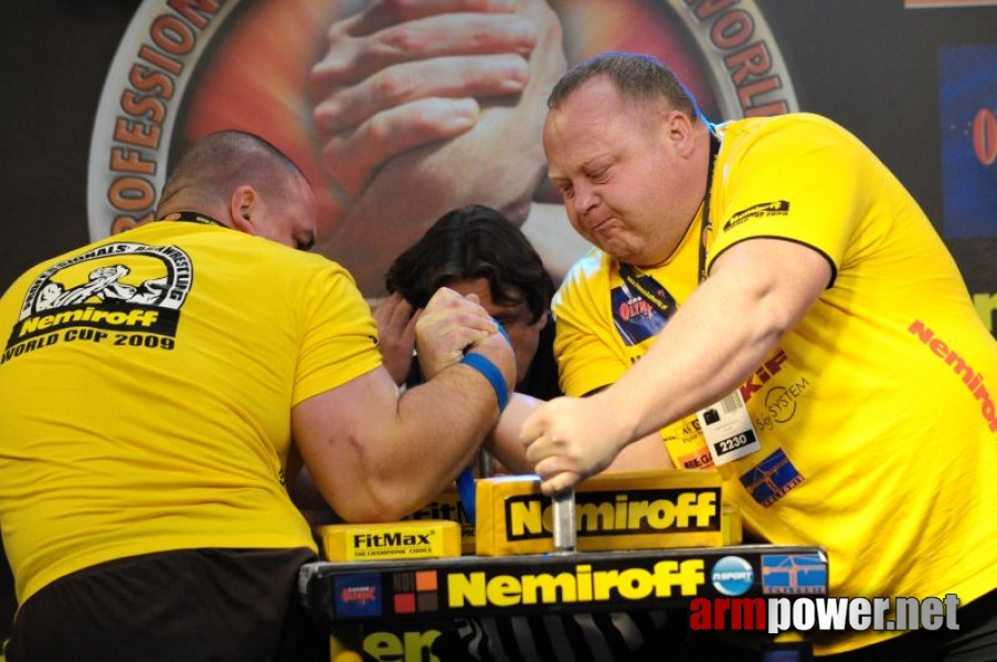 Nemiroff 2009 - Day 2 - Right hand # Armwrestling # Armpower.net