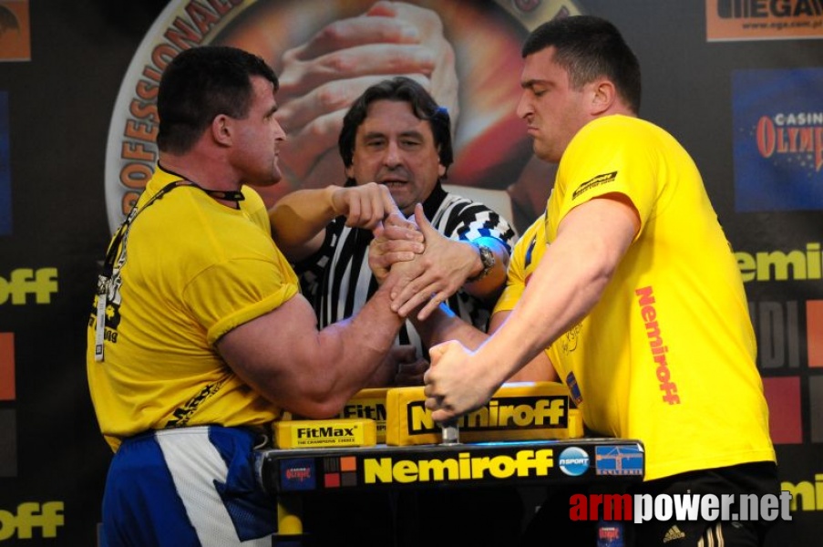 Nemiroff 2009 - Day 2 - Right hand # Siłowanie na ręce # Armwrestling # Armpower.net