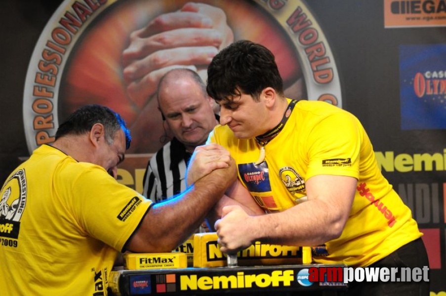 Nemiroff 2009 - Day 2 - Right hand # Armwrestling # Armpower.net