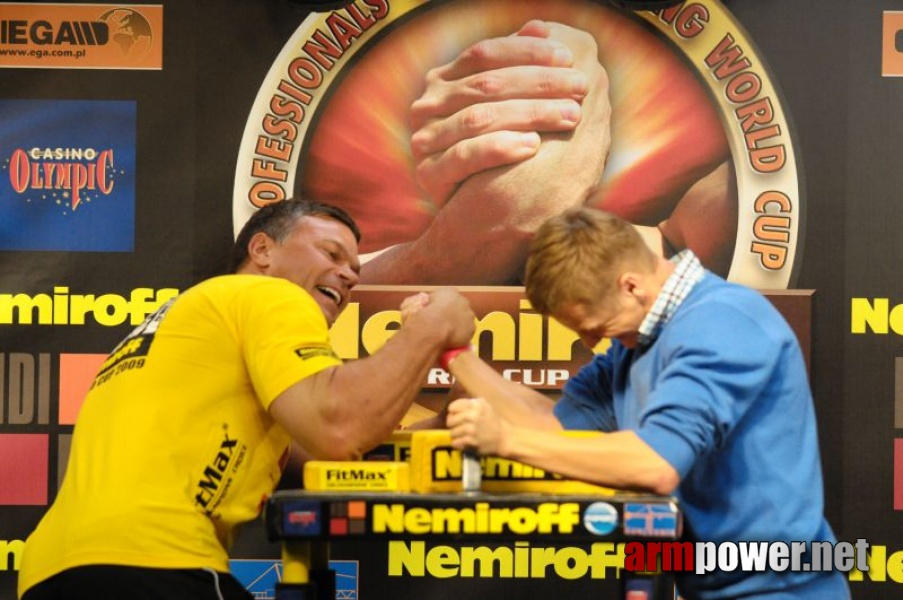 Nemiroff 2009 - Day 2 - Right hand # Siłowanie na ręce # Armwrestling # Armpower.net