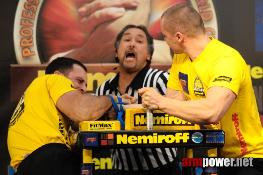 Nemiroff 2009 - Day 2 - Right hand # Armwrestling # Armpower.net