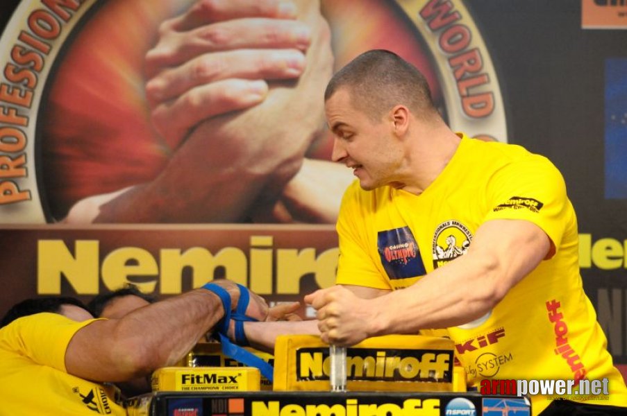 Nemiroff 2009 - Day 2 - Right hand # Siłowanie na ręce # Armwrestling # Armpower.net