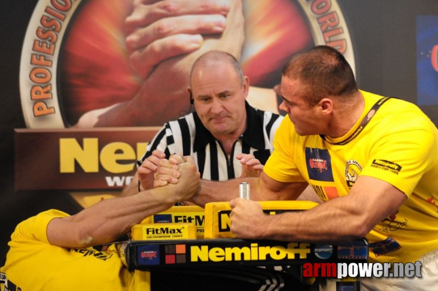 Nemiroff 2009 - Day 2 - Right hand # Siłowanie na ręce # Armwrestling # Armpower.net