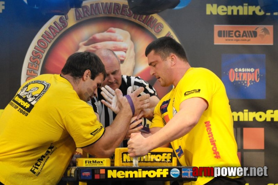 Nemiroff 2009 - Day 2 - Right hand # Siłowanie na ręce # Armwrestling # Armpower.net