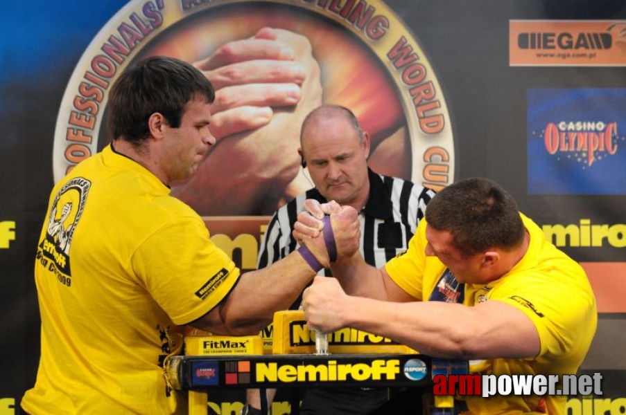 Nemiroff 2009 - Day 2 - Right hand # Siłowanie na ręce # Armwrestling # Armpower.net