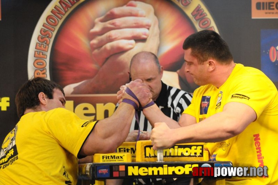 Nemiroff 2009 - Day 2 - Right hand # Siłowanie na ręce # Armwrestling # Armpower.net