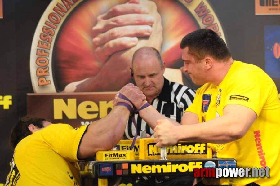 Nemiroff 2009 - Day 2 - Right hand # Armwrestling # Armpower.net