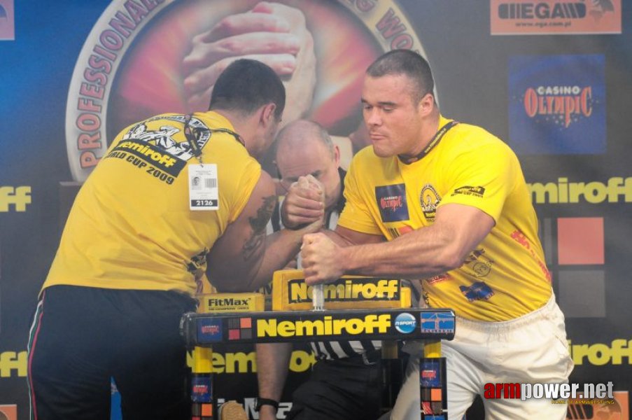 Nemiroff 2009 - Day 2 - Right hand # Siłowanie na ręce # Armwrestling # Armpower.net