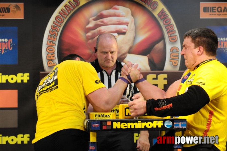 Nemiroff 2009 - Day 2 - Right hand # Armwrestling # Armpower.net