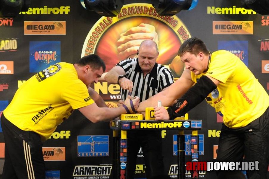 Nemiroff 2009 - Day 2 - Right hand # Siłowanie na ręce # Armwrestling # Armpower.net