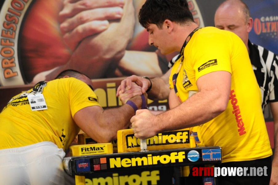 Nemiroff 2009 - Day 2 - Right hand # Armwrestling # Armpower.net