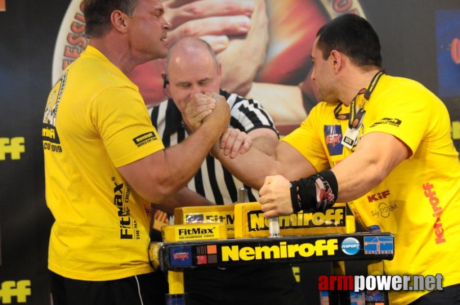 Nemiroff 2009 - Day 2 - Right hand # Armwrestling # Armpower.net