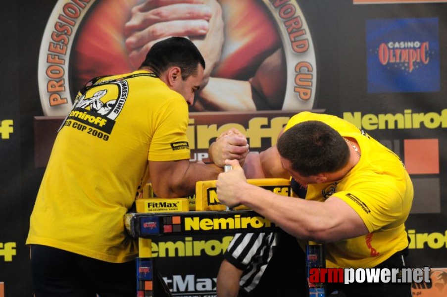 Nemiroff 2009 - Day 2 - Right hand # Siłowanie na ręce # Armwrestling # Armpower.net