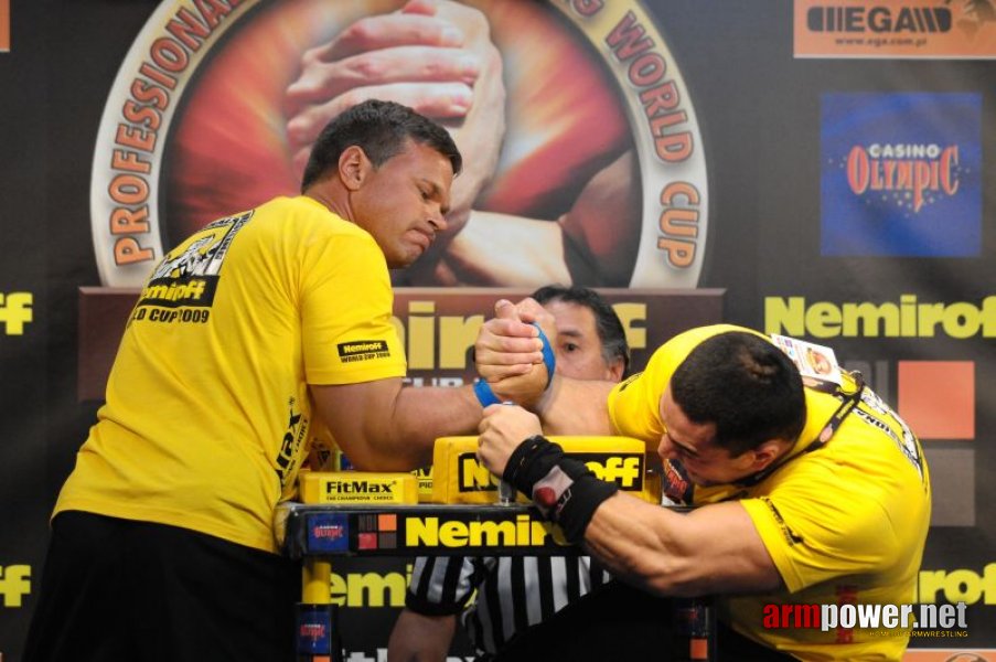 Nemiroff 2009 - Day 2 - Right hand # Siłowanie na ręce # Armwrestling # Armpower.net